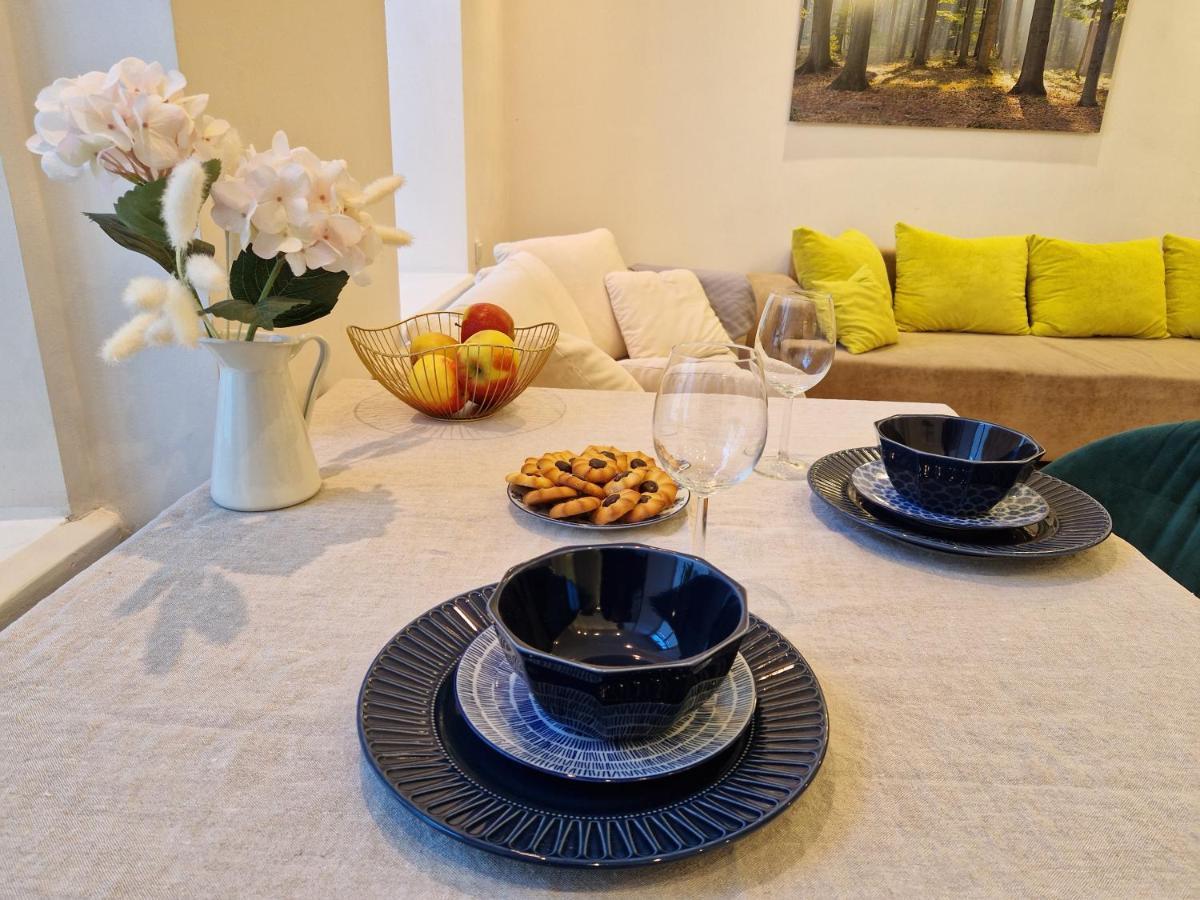 Lovely Apartment In Tallinn Old Town Esterno foto