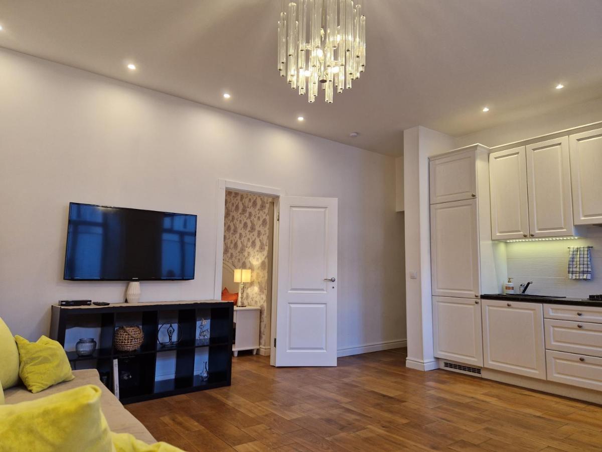 Lovely Apartment In Tallinn Old Town Esterno foto